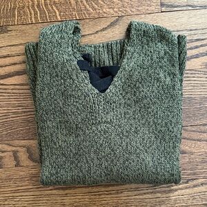Elegant V-Neck Women's Sweater in Green